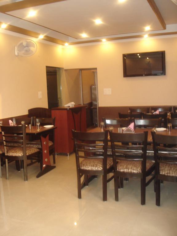 Hotel Utsav Dehradun Ngoại thất bức ảnh