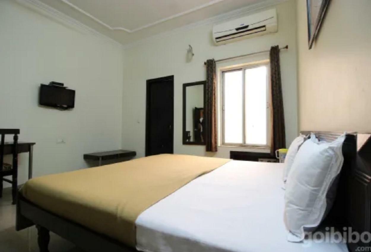 Hotel Utsav Dehradun Ngoại thất bức ảnh