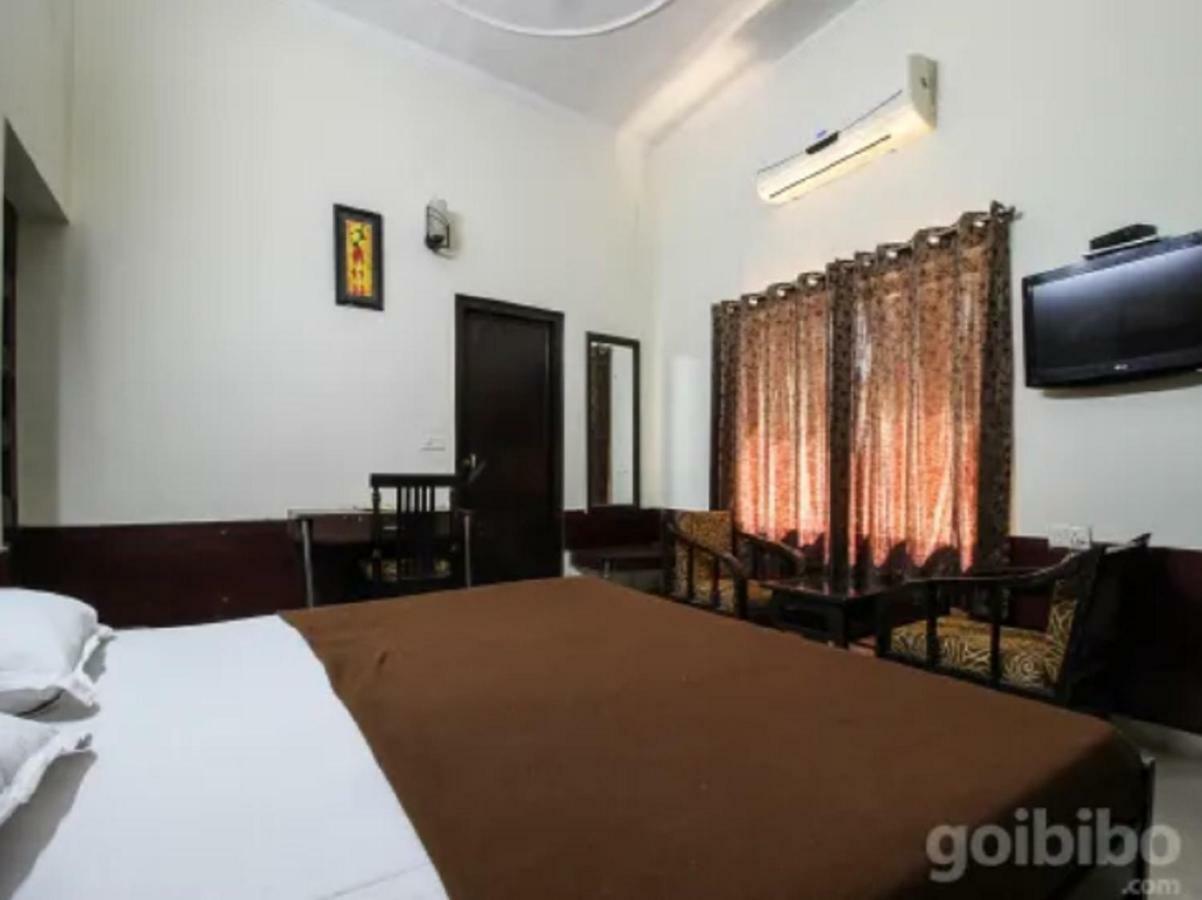 Hotel Utsav Dehradun Ngoại thất bức ảnh
