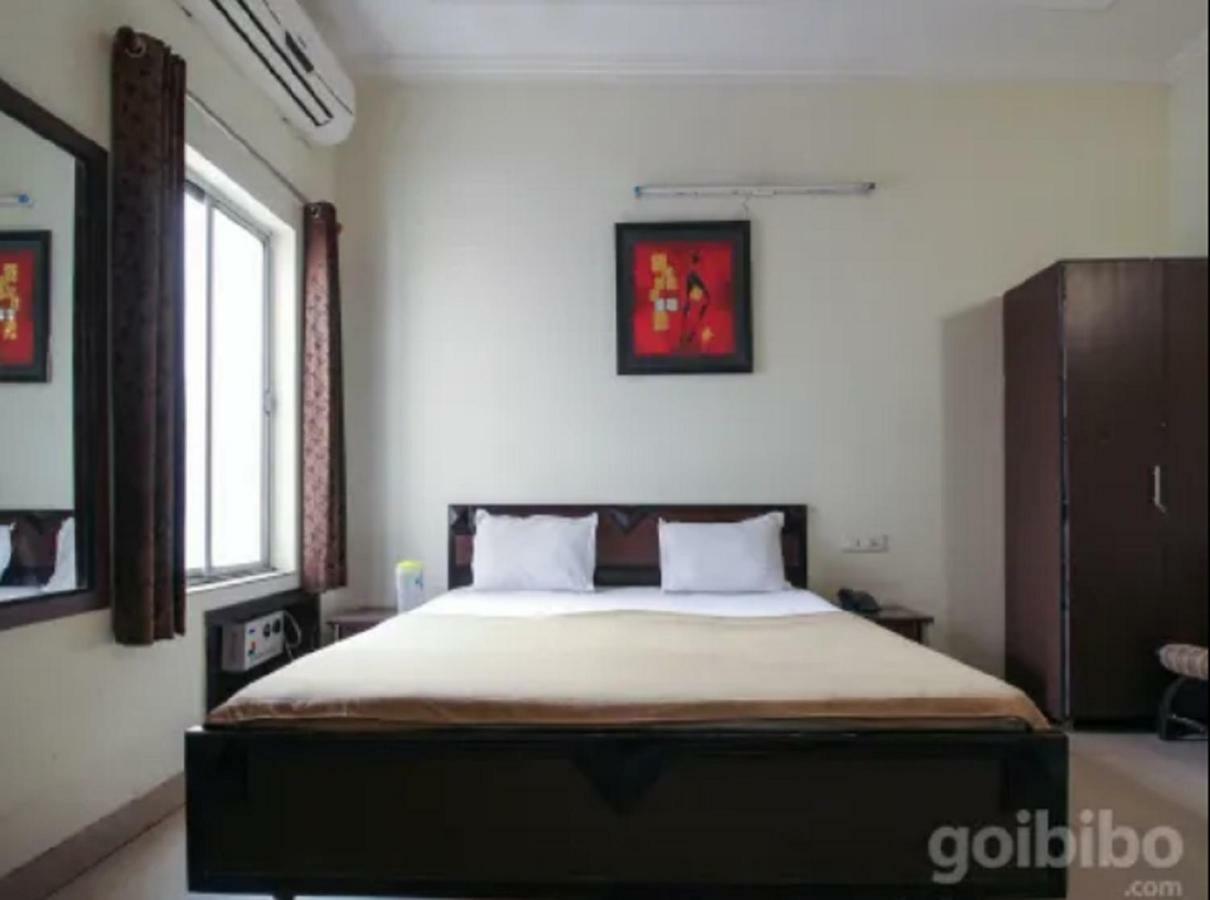 Hotel Utsav Dehradun Ngoại thất bức ảnh