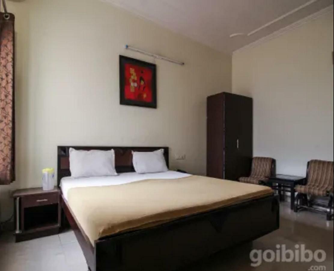 Hotel Utsav Dehradun Ngoại thất bức ảnh