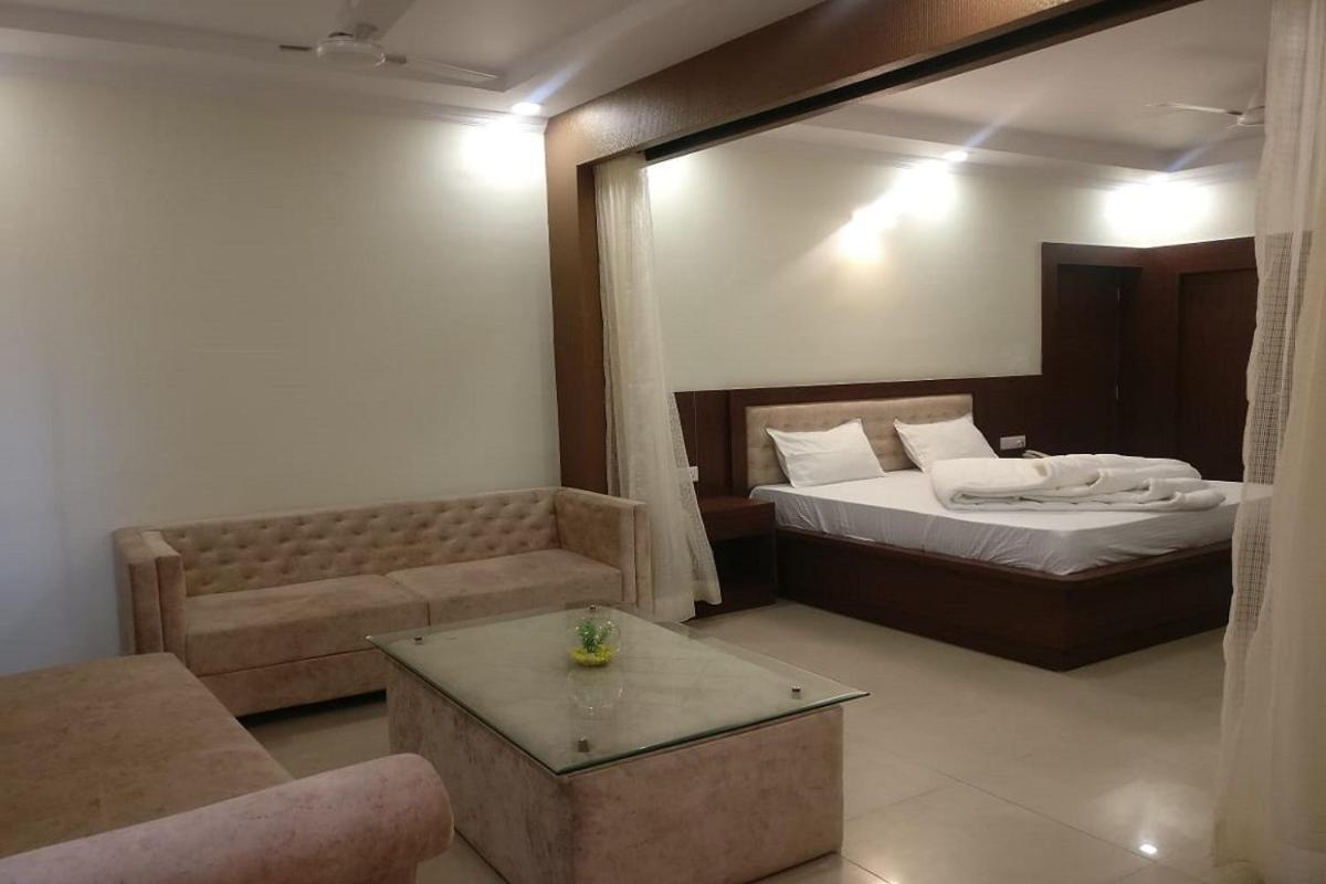 Hotel Utsav Dehradun Ngoại thất bức ảnh
